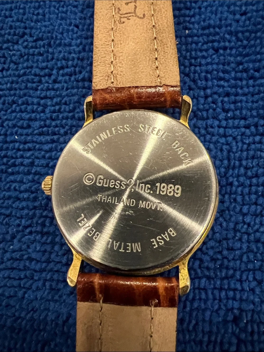 Vintage Guess Gold-Tone Case Watch with Black Dial and Brown Leather Strap